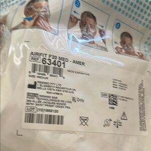 AirFit F20 Medium Mask in White c pap mask